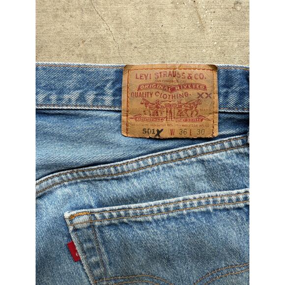 Vintage 90s Levi's 501 ButtonFly Distressed Straight Leg Denim Jeans Size 34x30 - Picture 3 of 8